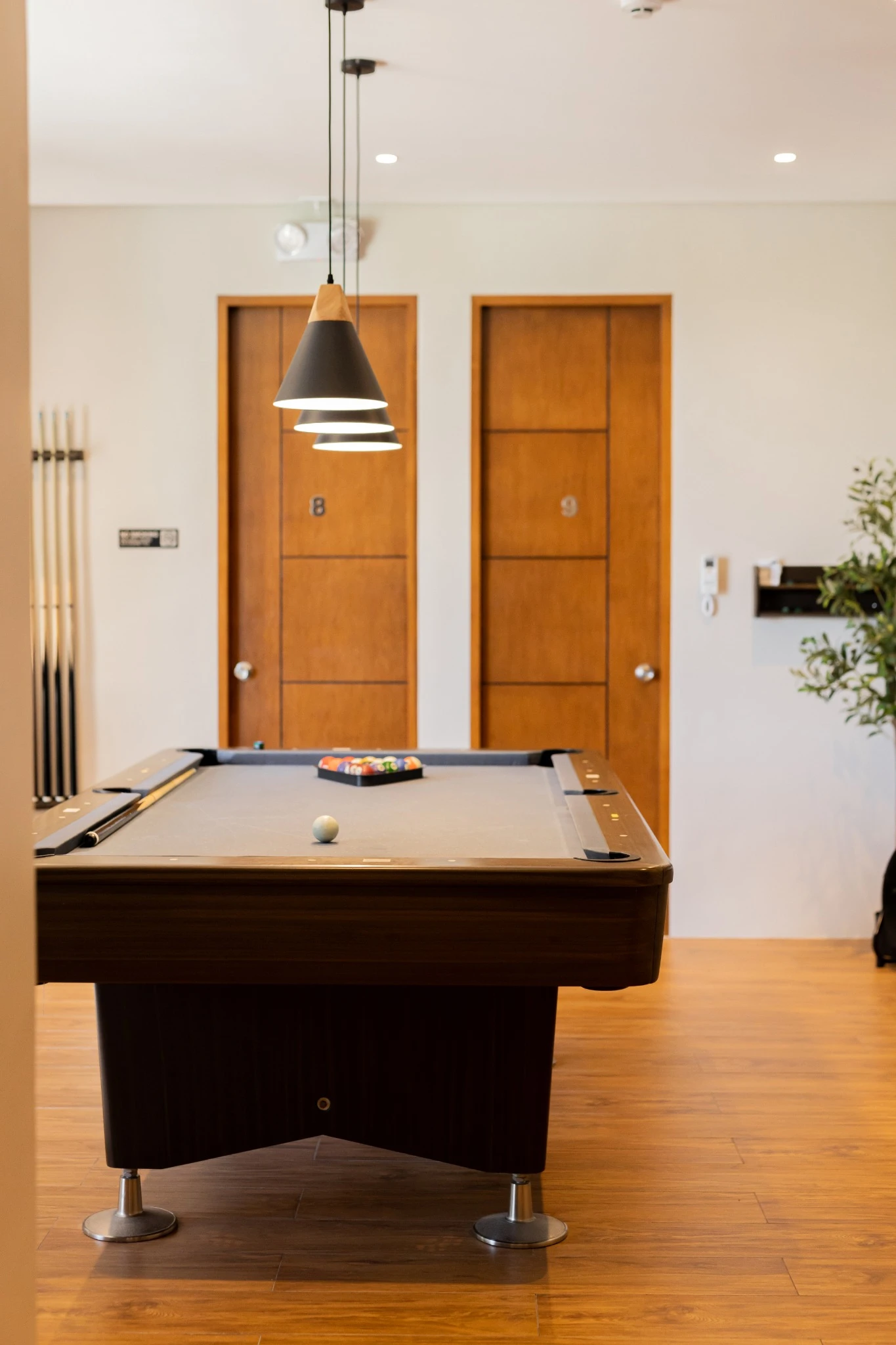 Pod room detail with wood finish
